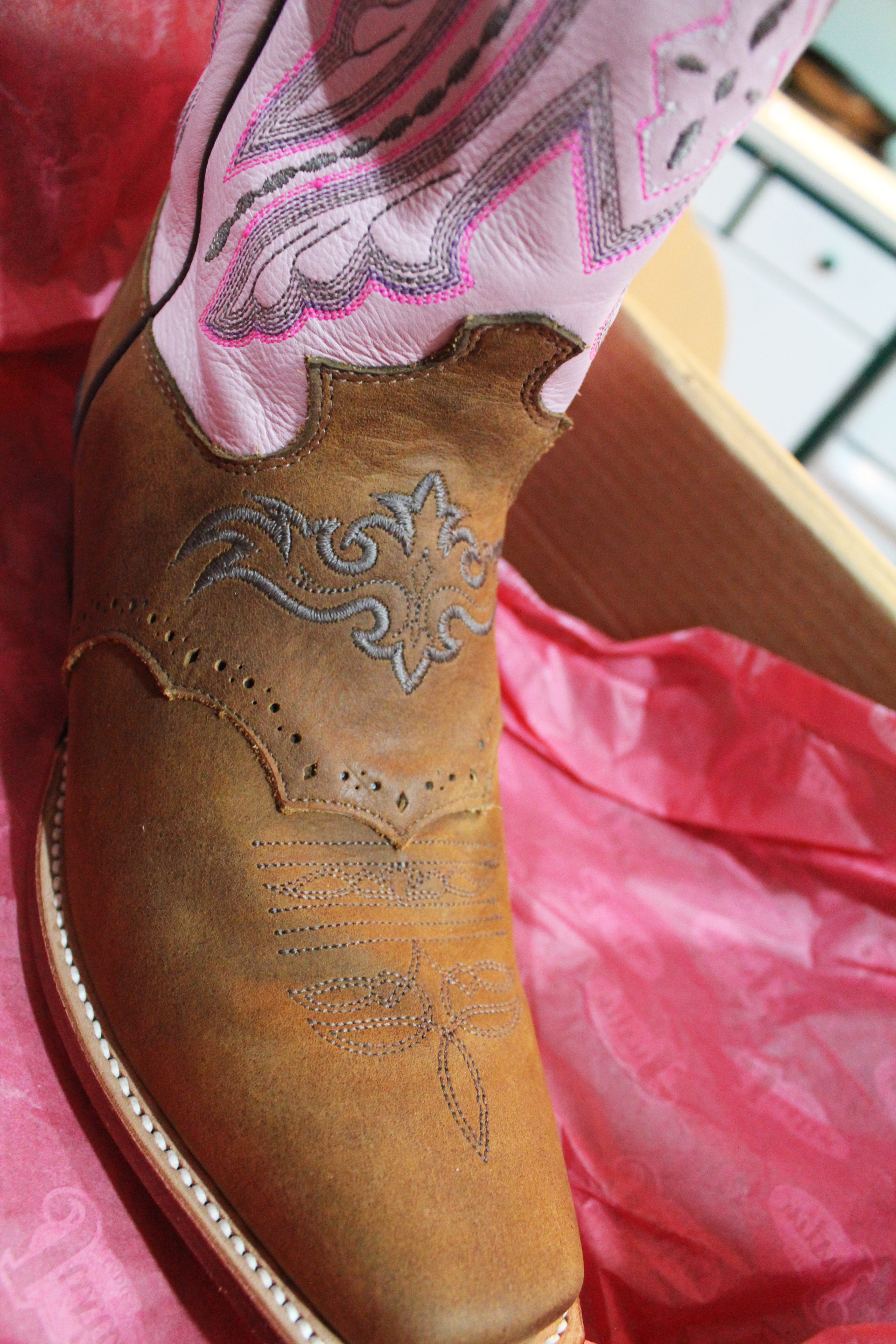 boots vamp detail 2
