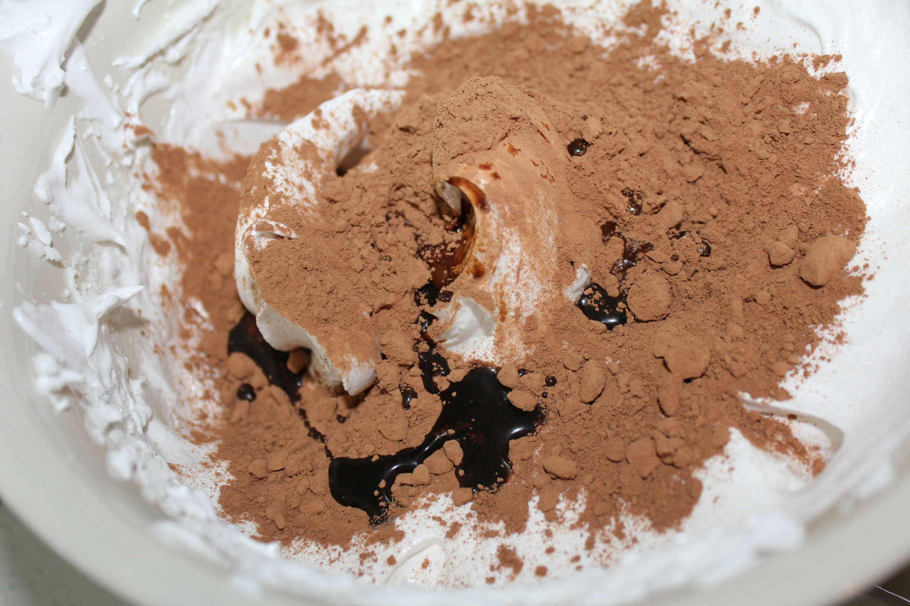 pavlova choco and vinegar