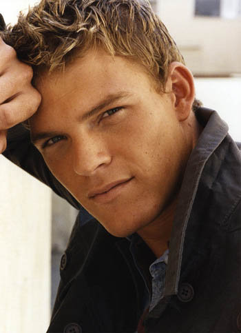 Alan Ritchson as Kade Rawlings