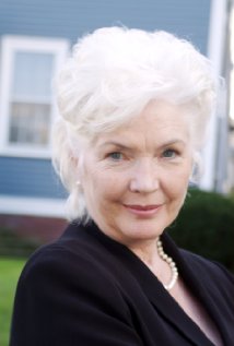 Mrs. Kellogg (Finnula Flanagan)
